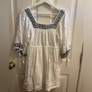 nwt Francesca’s white and blue dress
